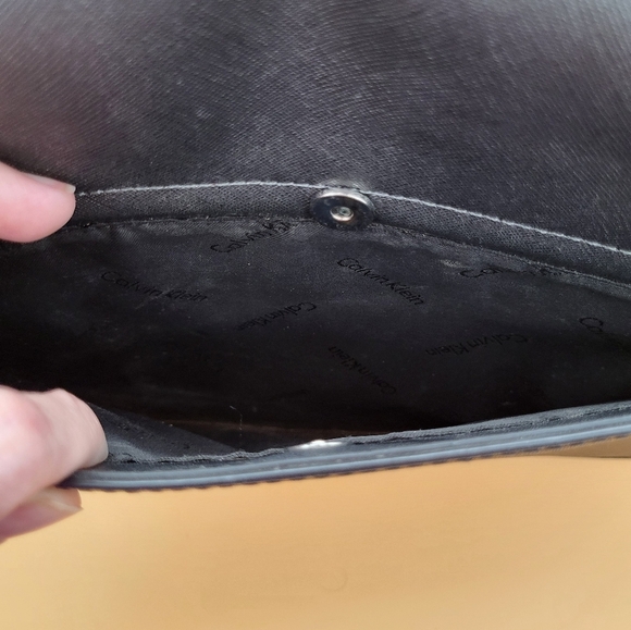 Calvin Klein Two Tone Black & Gray Women's Shoulder Or Crossover Bag, EUC - Picture 4 of 5